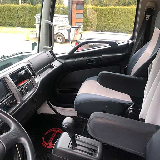 HINO 258U interior